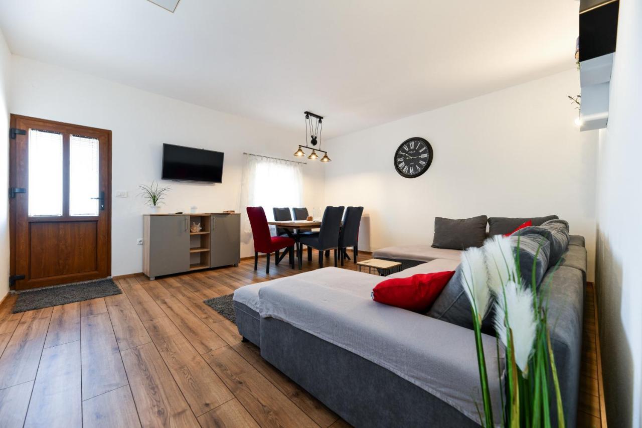 Holiday Home Skevini Dvori Starigrad Paklenica Zewnętrze zdjęcie